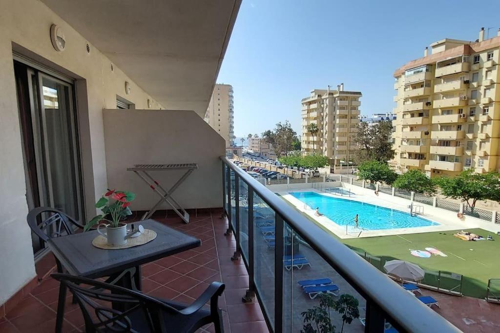Elegante Alojamiento Con Piscina A 200 M Del Mar. Benalmádena Exterior photo