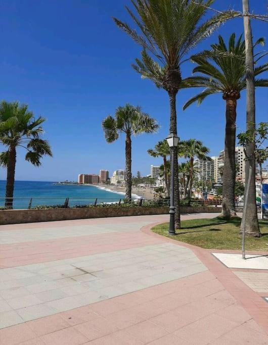 Elegante Alojamiento Con Piscina A 200 M Del Mar. Benalmádena Exterior photo